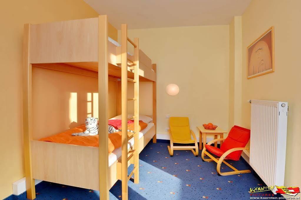 Bellis Hotel Санкт-Урбан Экстерьер фото